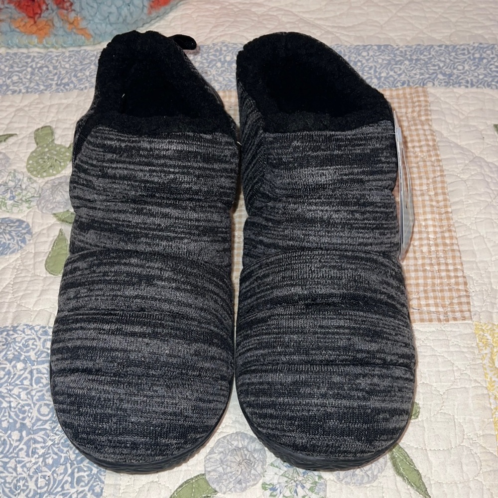 Men's NWT quilted faux fur lined RockDove bootie slippers, sz 12